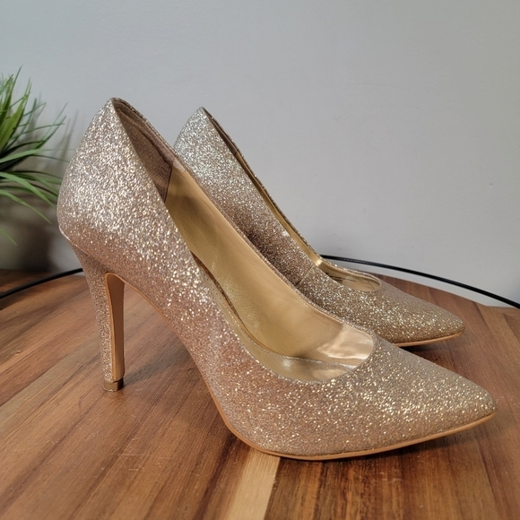 Gianni Bini Platinum Collection Sparkly Gold Stiletto Heels Size 7.5 - Picture 4 of 17